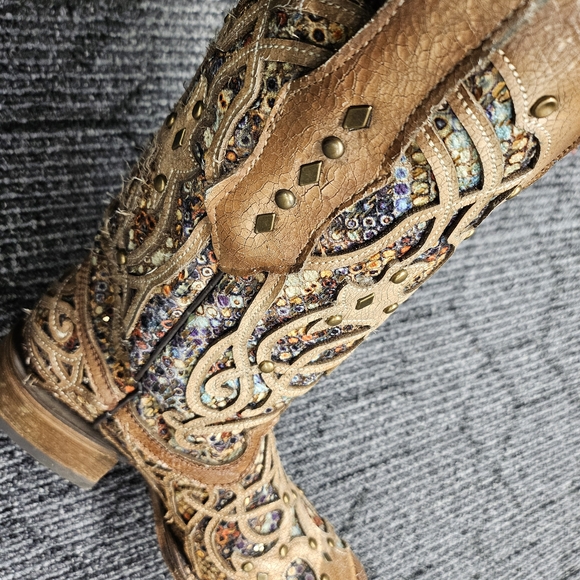 Artisan Embroidered Heeled Boots - Picture 5 of 8